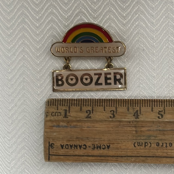 Adult themed novelty pin from 1979 - Picture 3 of 6
